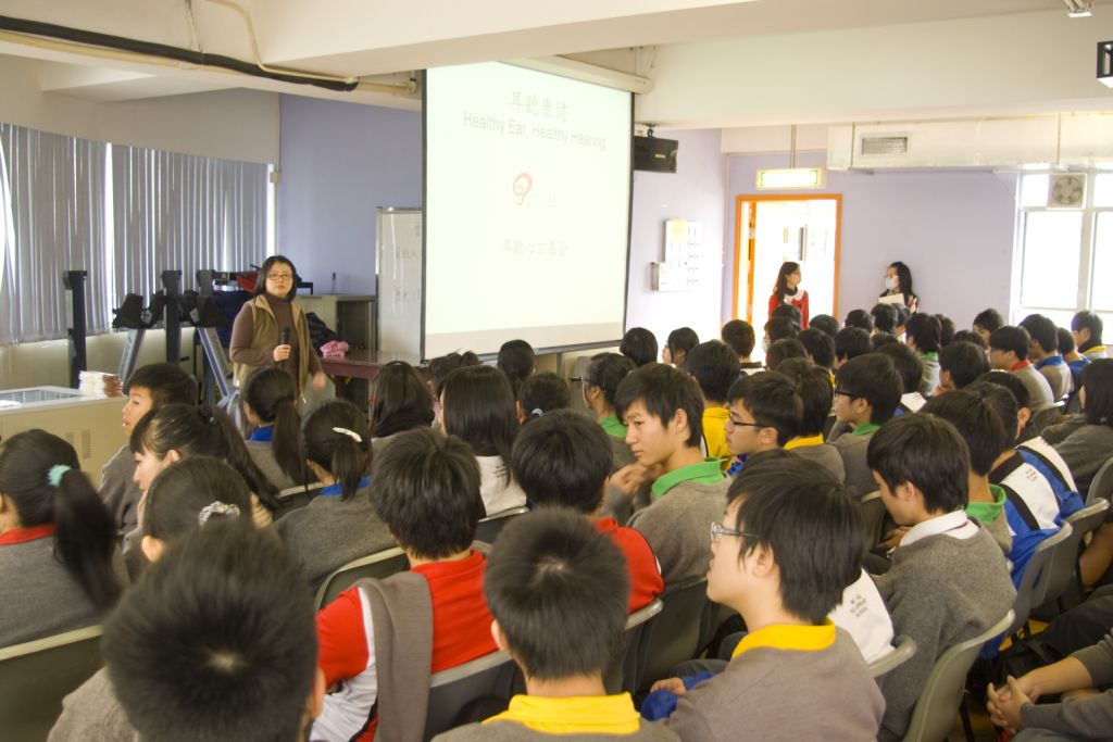 The Hear Talk Foundation stresses the importance of public health education in Hong Kong, and regularly conducts health talks in schools.